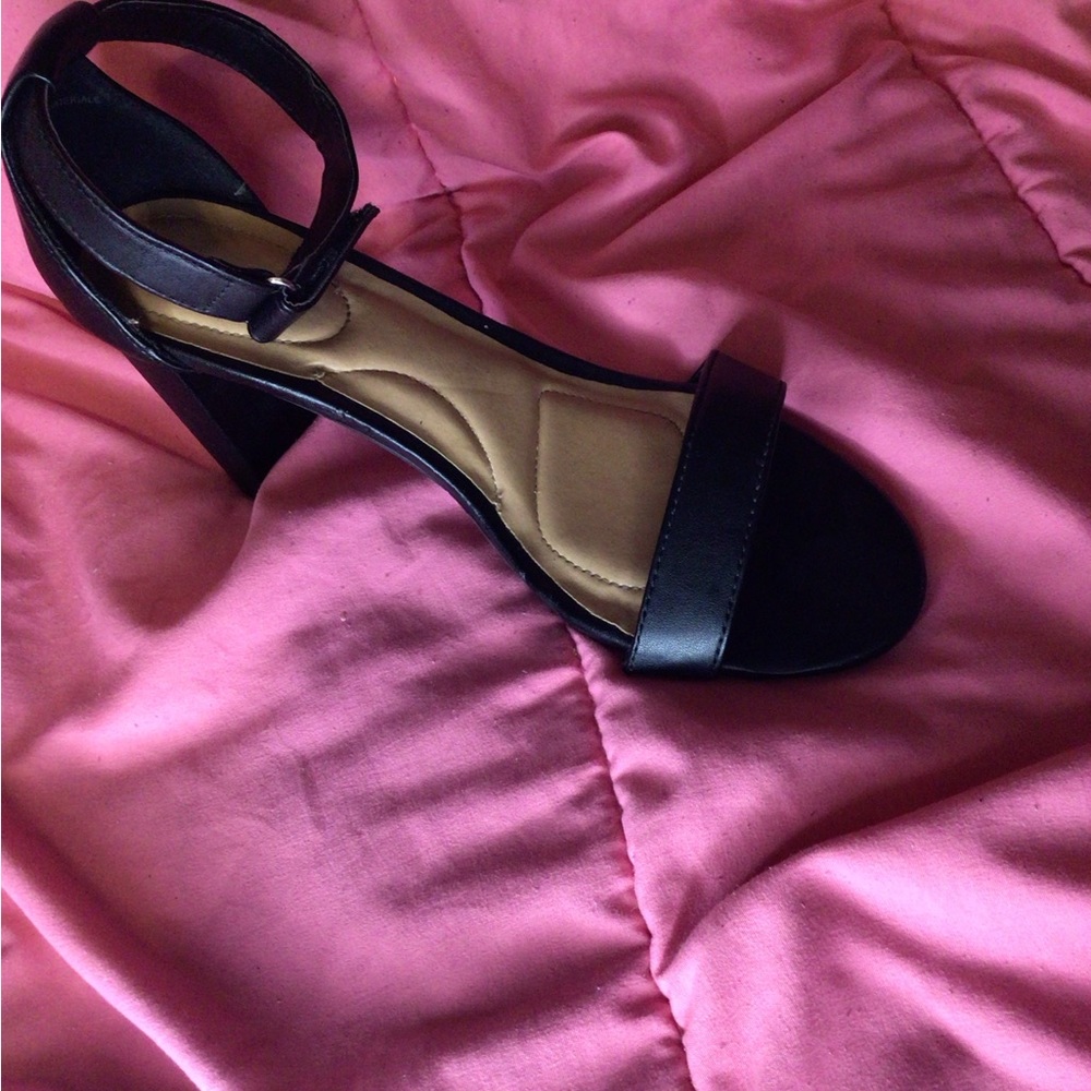 Women’s black Heels